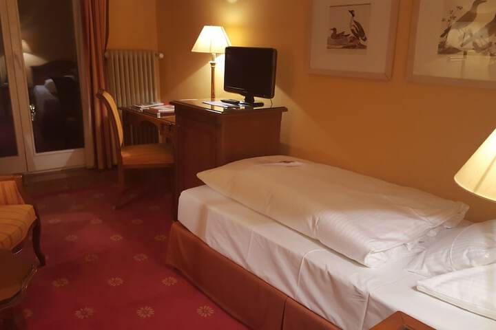 Room 8 of 67