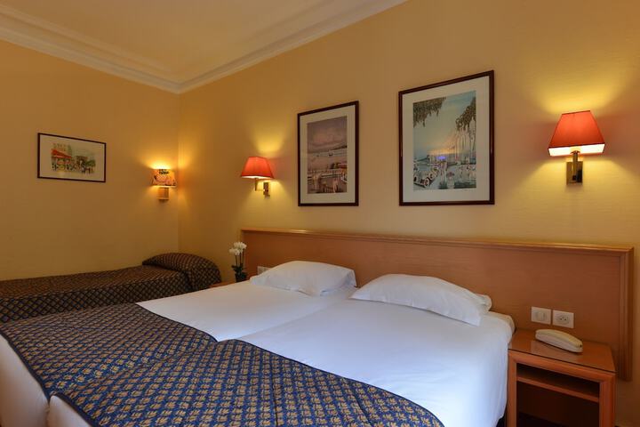 Room 10 of 38