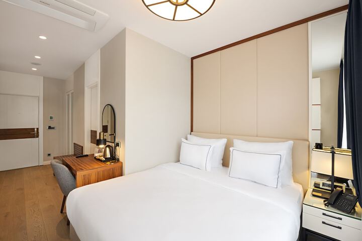 Room 11 of 50