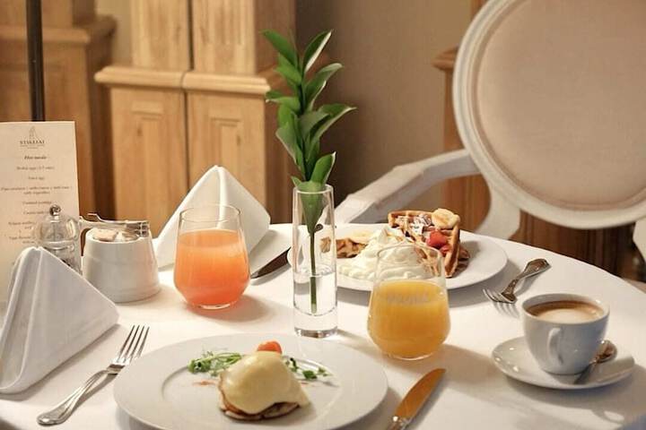 Breakfast/Coffee Service 56 of 65
