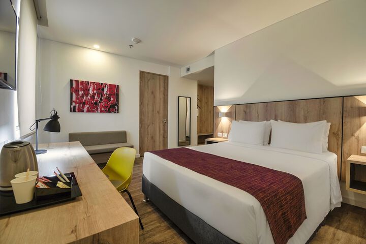Room 13 of 31