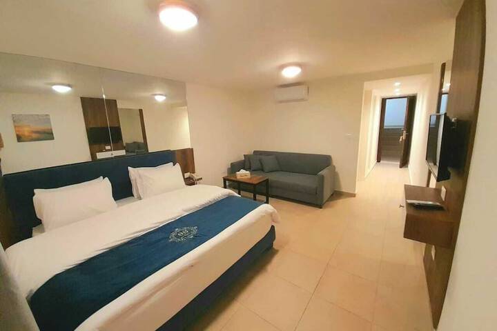Room 6 of 29
