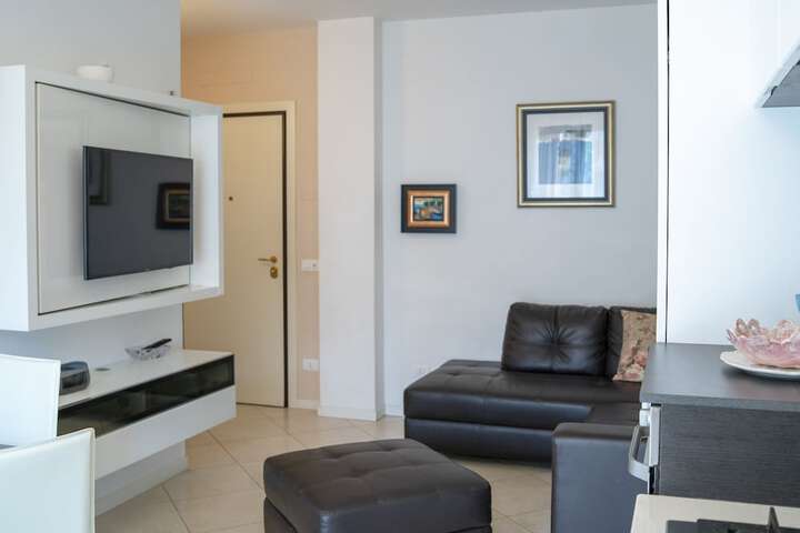 Room 13 of 26