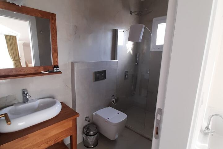 Room 47 of 73