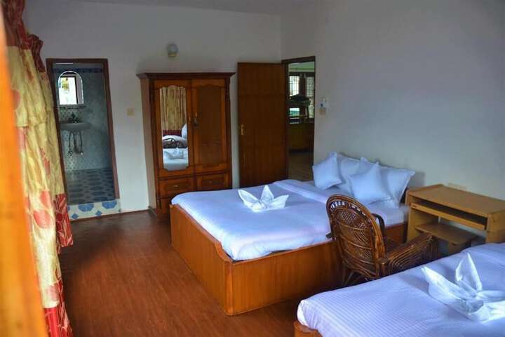 Room 17 of 34