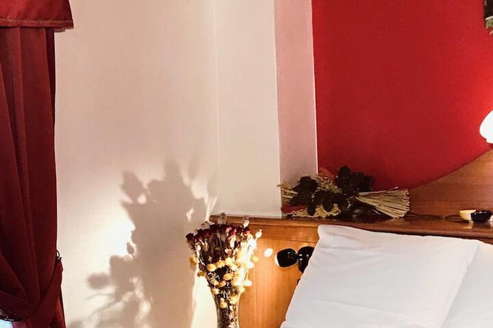 Room 5 of 51