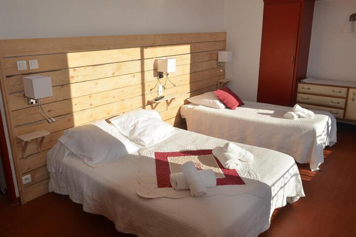 Room 6 of 28