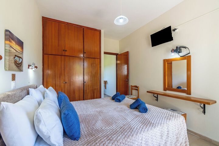 Room 4 of 117