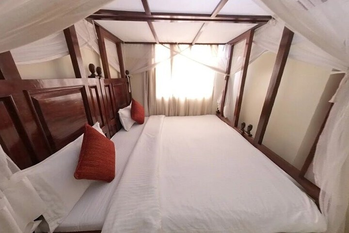 Room 13 of 44