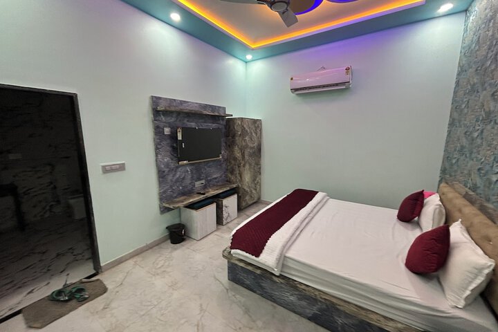 Room 28 of 54