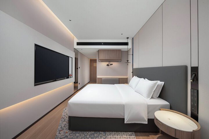 Room 36 of 77