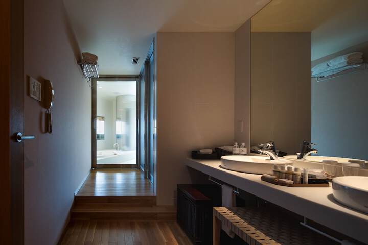 Room 45 of 116