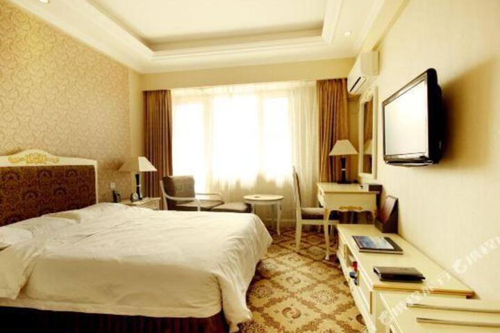 Jinfeng Huayuan Hotel (Tieling County Shuimu)