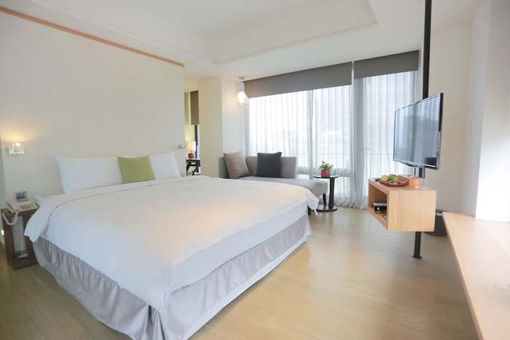 Room 18 of 76
