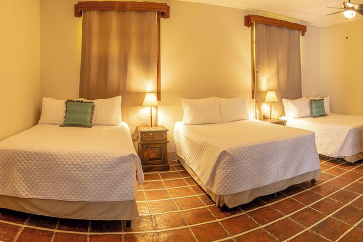 Room 9 of 43