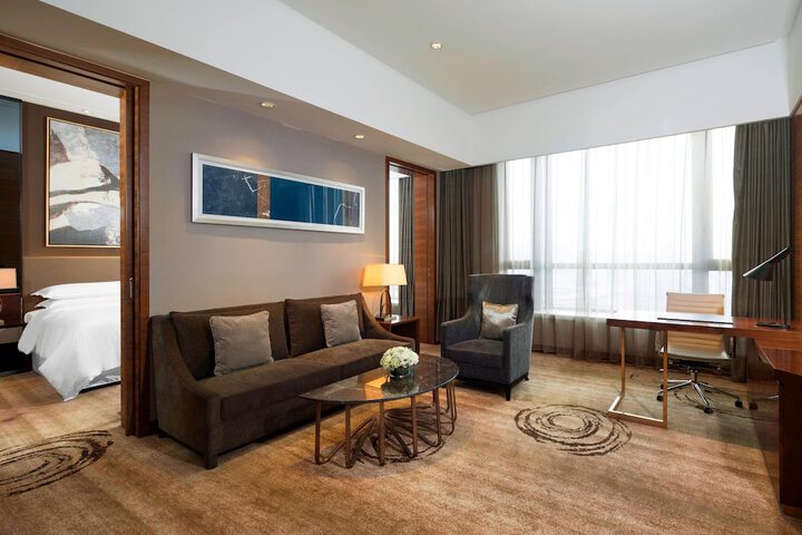 Room 10 of 48