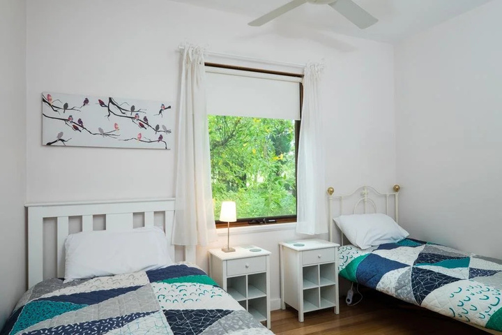 Room 4 of 11