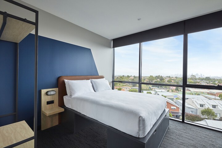 Room 28 of 80