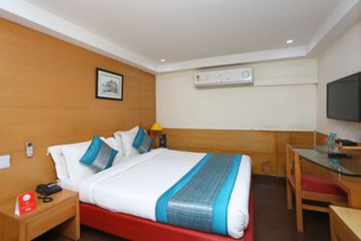 Room 11 of 21