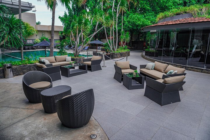Pools & Facilities