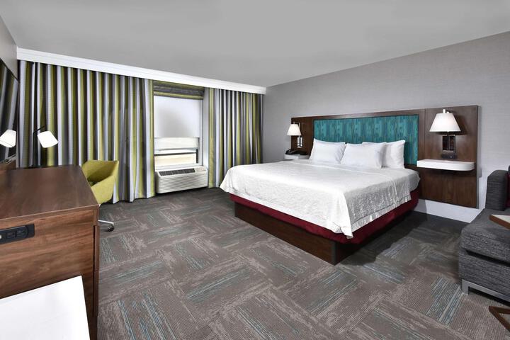 1 King Bed (8 of 16)