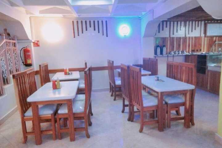 Dining 11 of 14