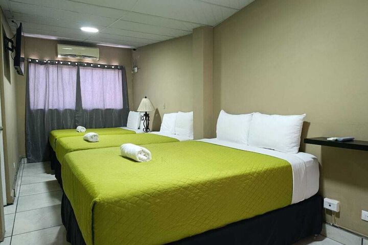 Room 15 of 34