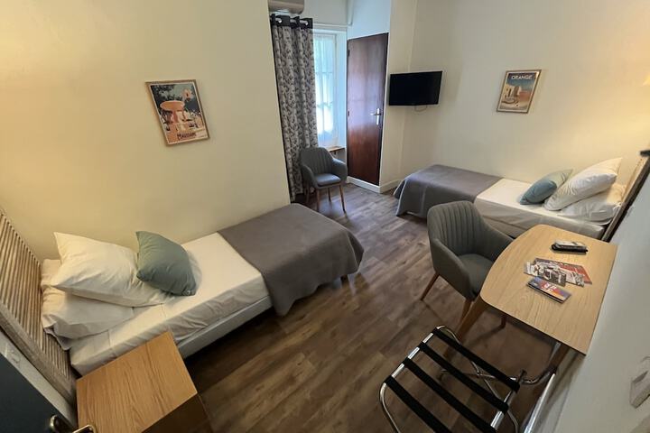 Room 10 of 50