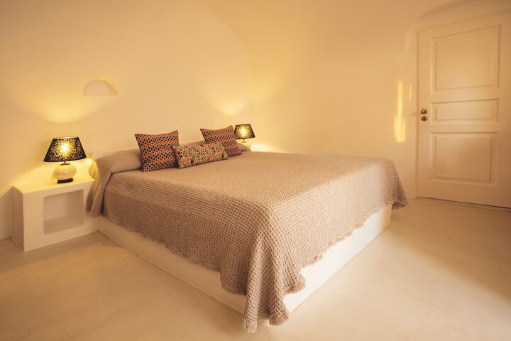 Room 5 of 83