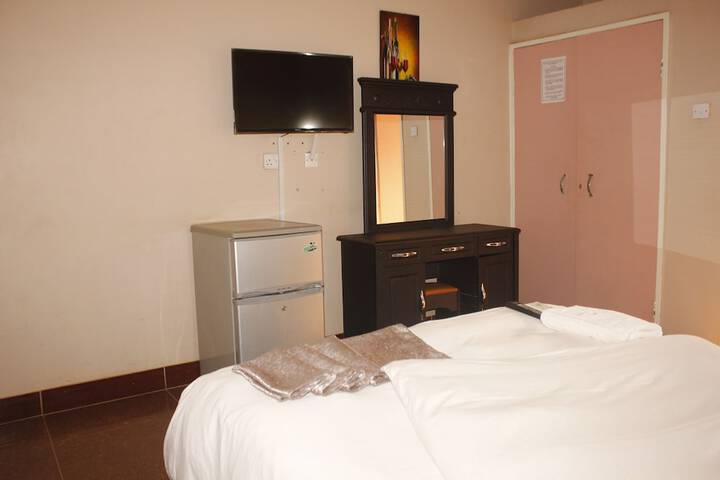 Room 11 of 21