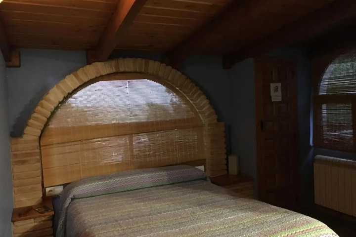 Room 2 of 7