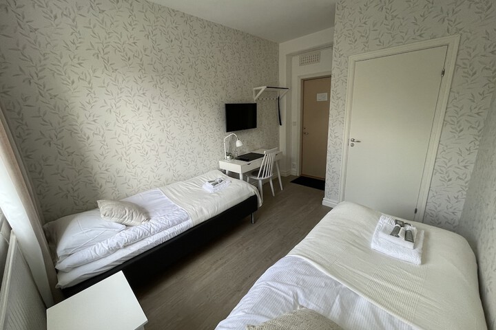 Room 9 of 35