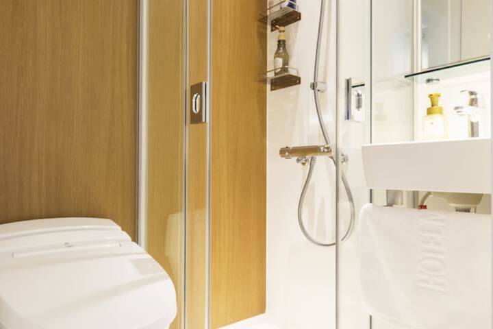 Clean Restrooms