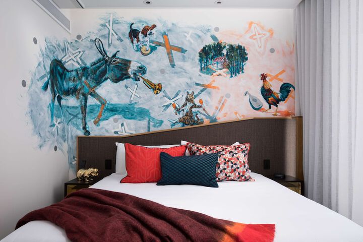 Room 25 of 60