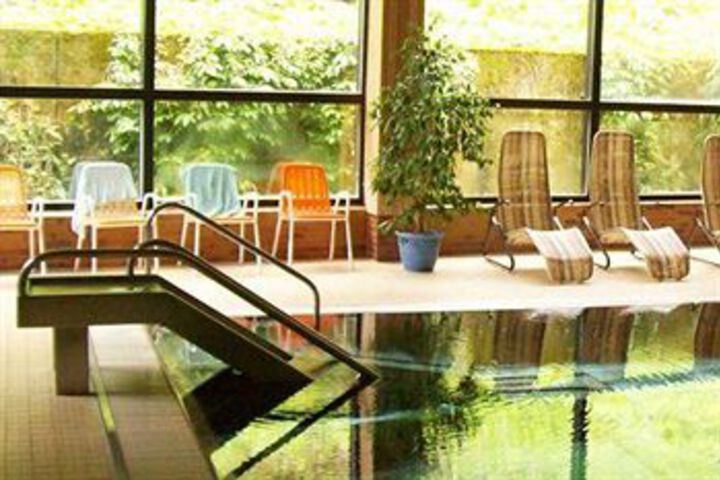 Pool 7 of 17