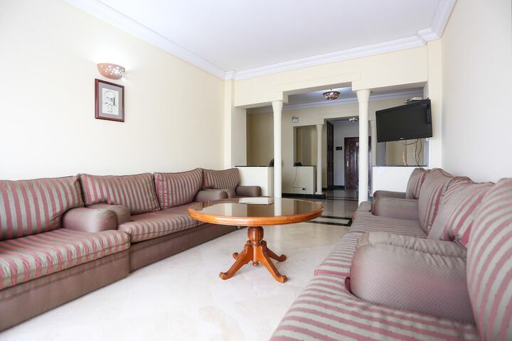 Lounge 19 of 24