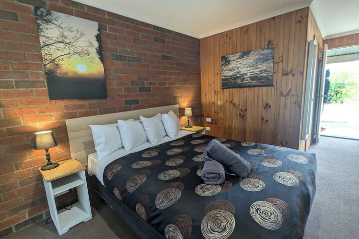 Room 12 of 74