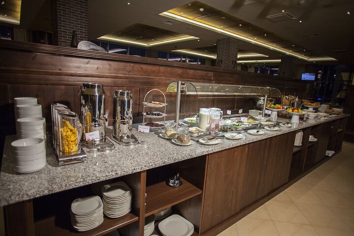 Dining 85 of 137
