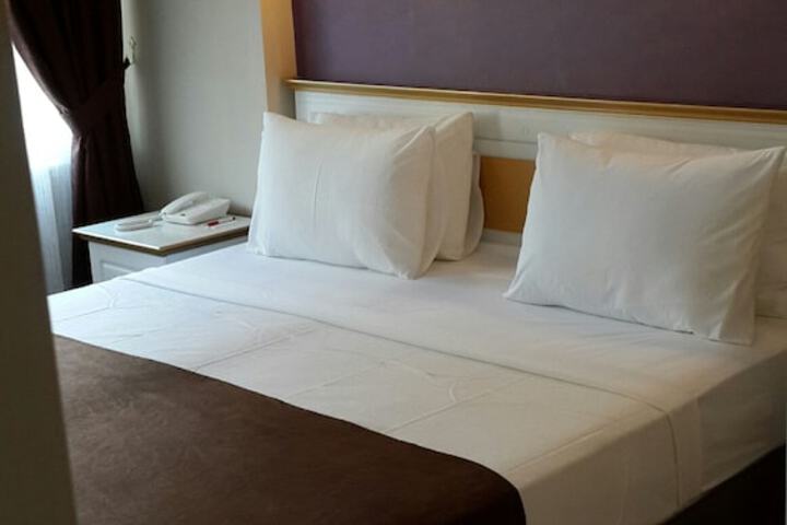 Room 10 of 72