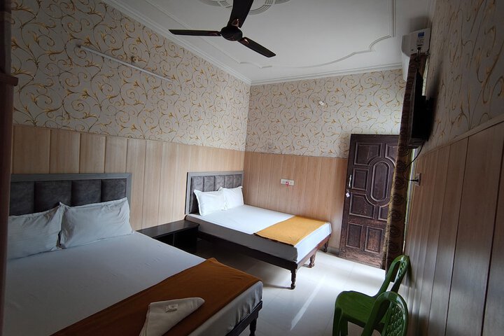 Room 8 of 30