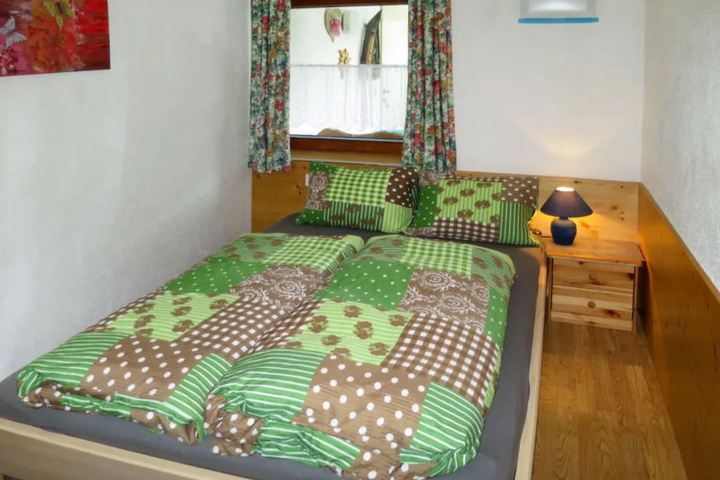 Room 4 of 14