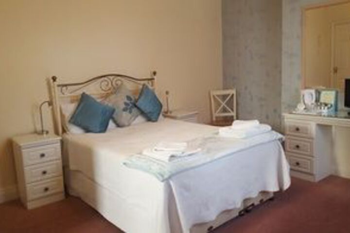 Room 3 of 6