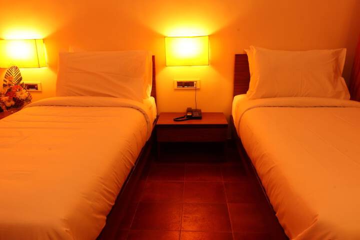 Room 5 of 14