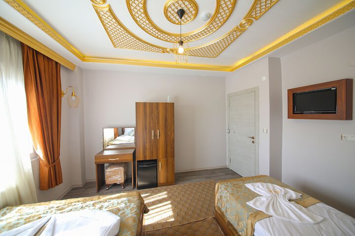 Room 16 of 40