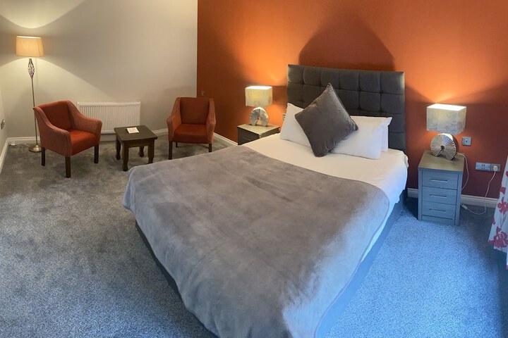 Room 17 of 38