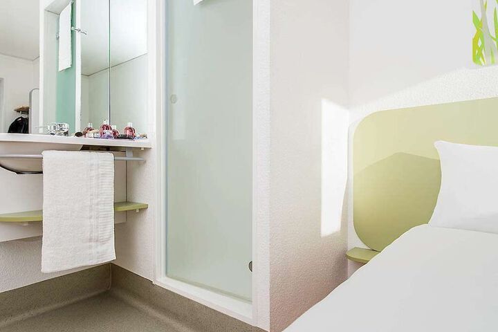 Room 3 of 47