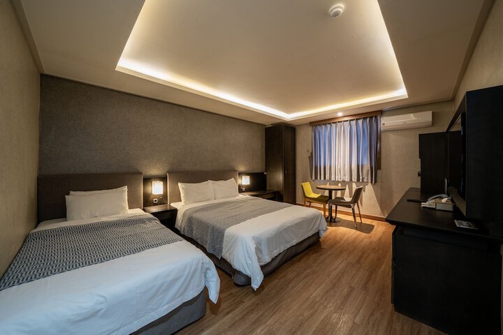 Room 68 of 119