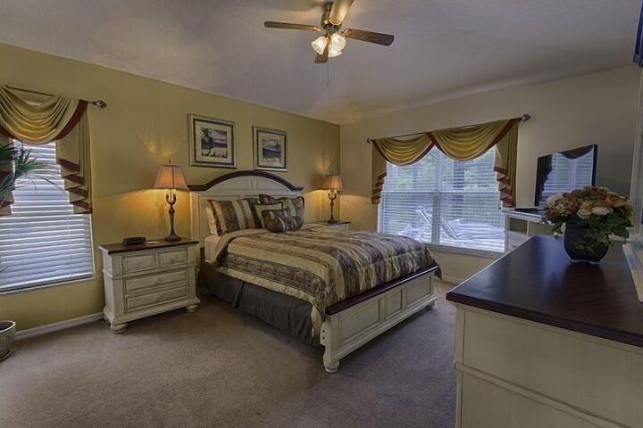 Room 4 of 24