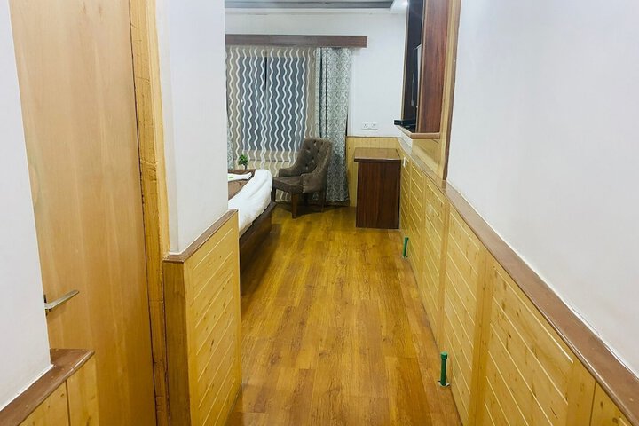 Room 2 of 9