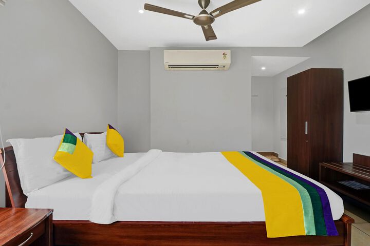 Room 27 of 32